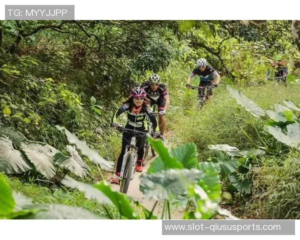 足球场上的哨音交响曲揭示比赛背后的激情与策略 足球场上的哨音交响曲揭示比赛背后的激情与策略