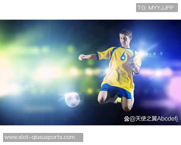 足球之夜鲁能足校激情四溢青少年足球梦想绽放在绿茵场上